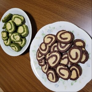 簡単可愛い！ココアと抹茶のうずまきクッキー